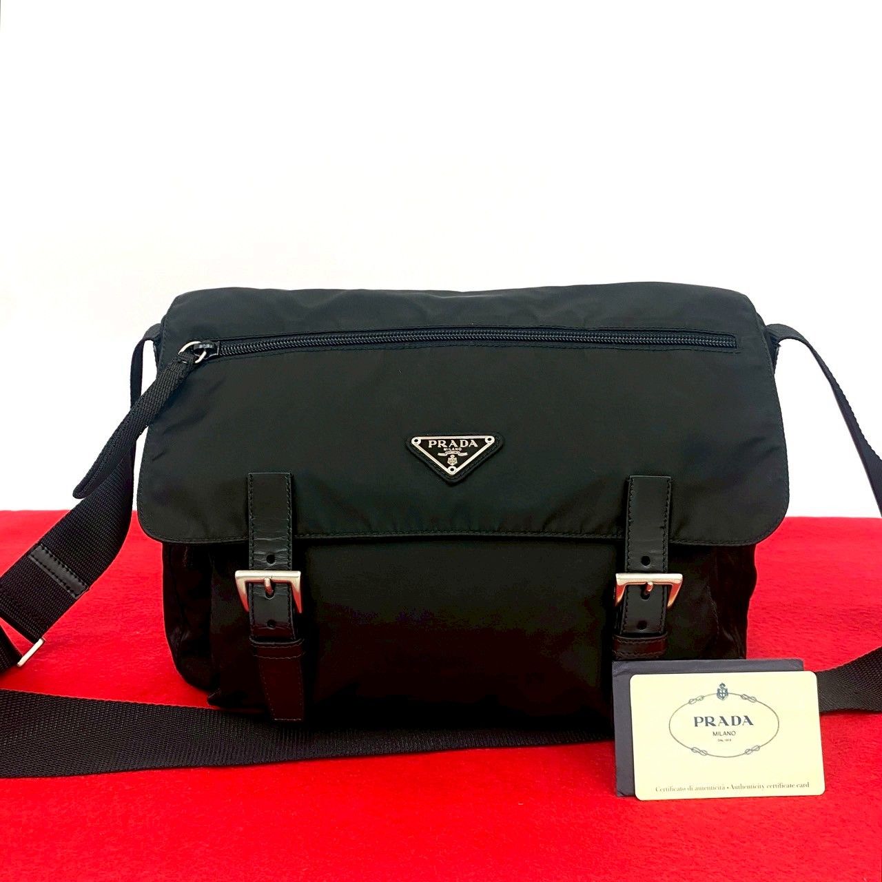 極 美品 PRADA プラダ 三角ロゴ プレート 金具 レザー 本革 テスート 