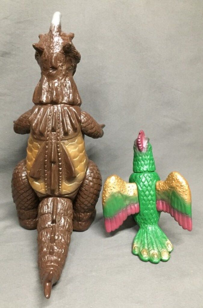 ゴメス&リトラ 1997（マーミット）ビニールパラダイス ソフビ フィギュア マーミット ビニールパラダイス ゴメス&リトラ 茶成型と緑成型 - メルカリ