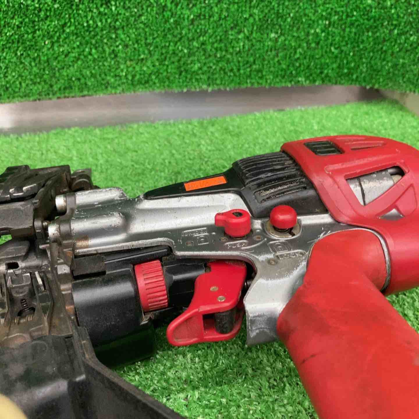 高圧エア釘打ち機