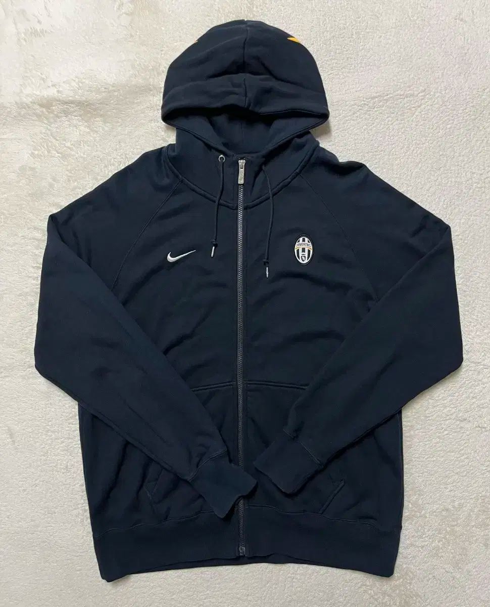 Nike(ナイキ） ユヴェントス フード付き ジップアップパーカー