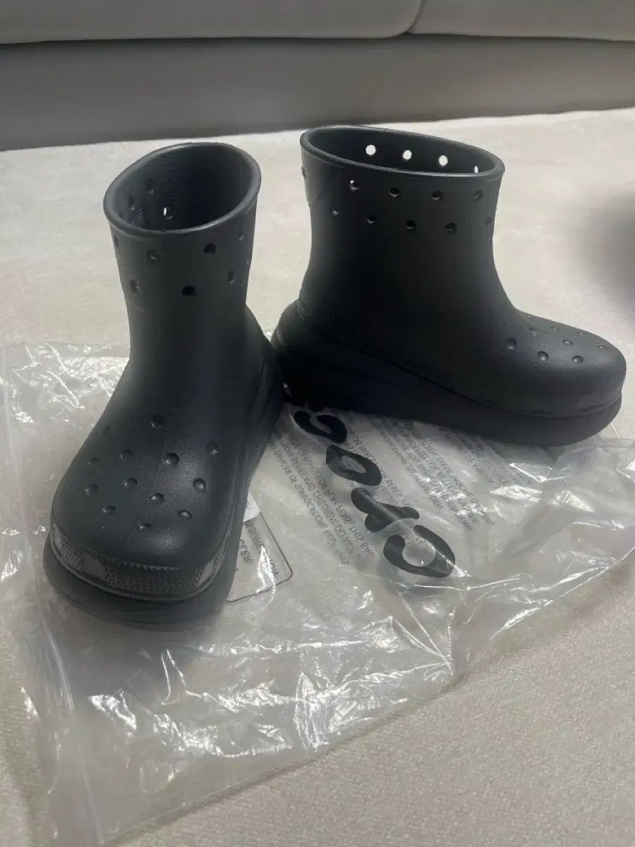 ワタベ 電気用ゴム長靴24.0cm 24024 [240-24.0][r20][s9-030] 240-27.0 電気用天然ゴム長靴 渡部工業 絶縁性機能 サイズ27cm