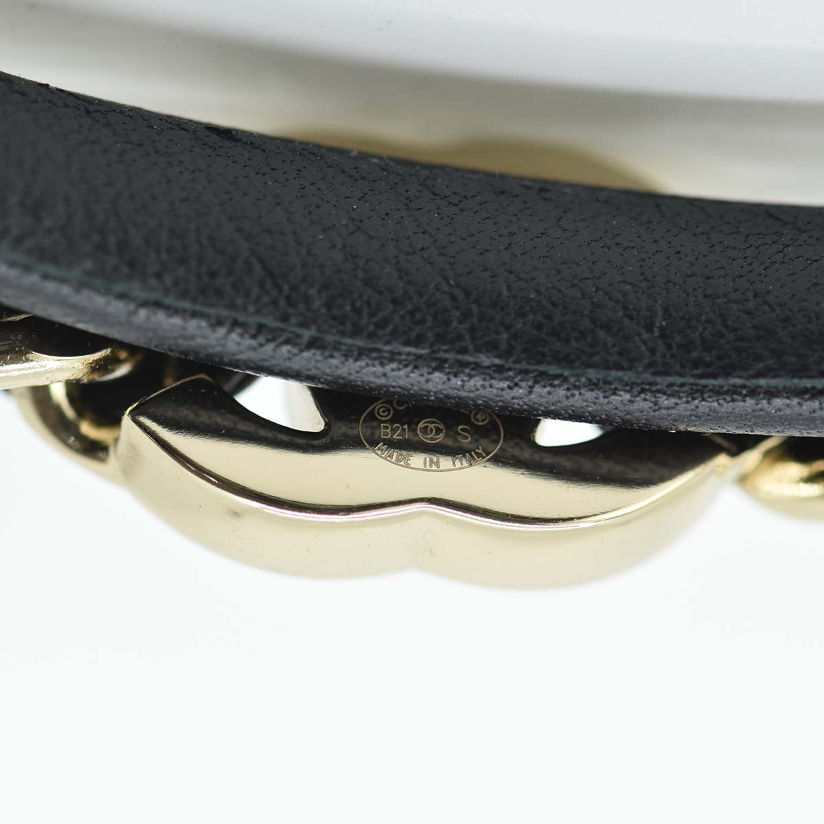 CHANEL ヘアアクセサリー ココマーク ターンロック ゴールド色