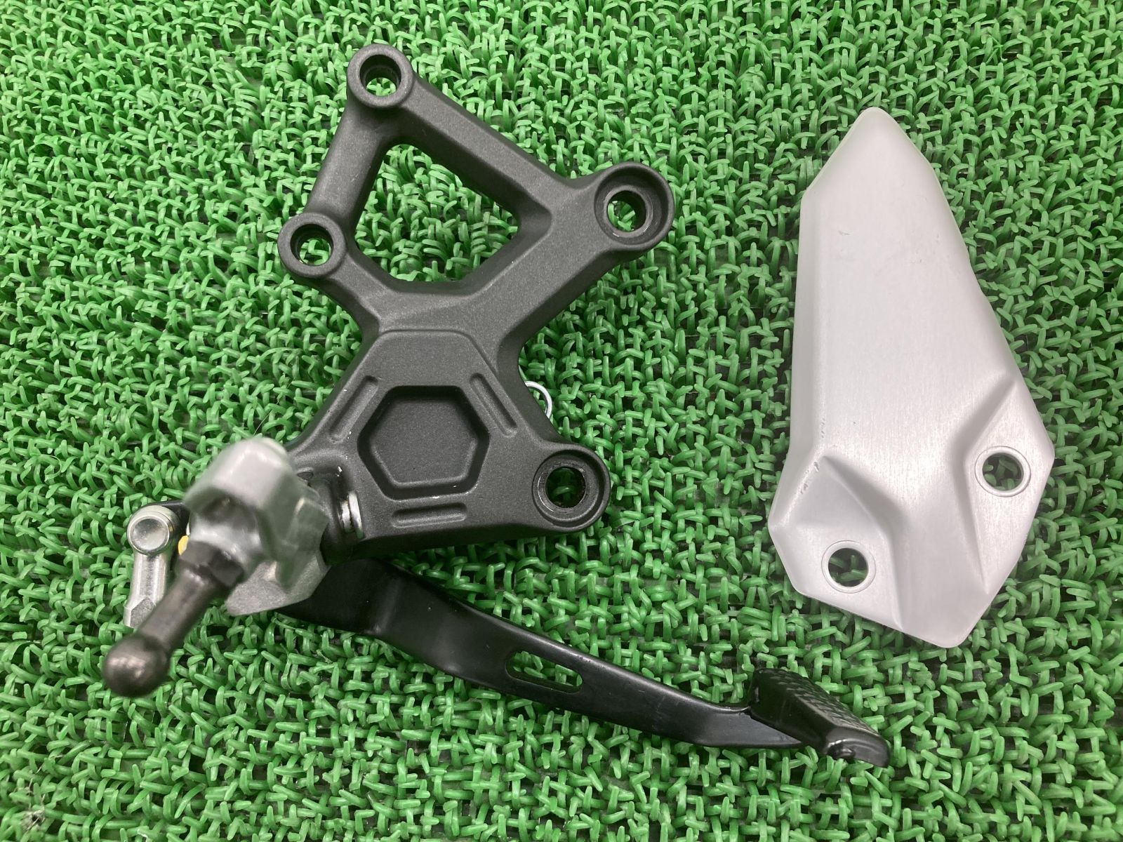 ZX-25R ステップ 右 SKT カワサキ 純正 中古 バイク 部品 ZX250E