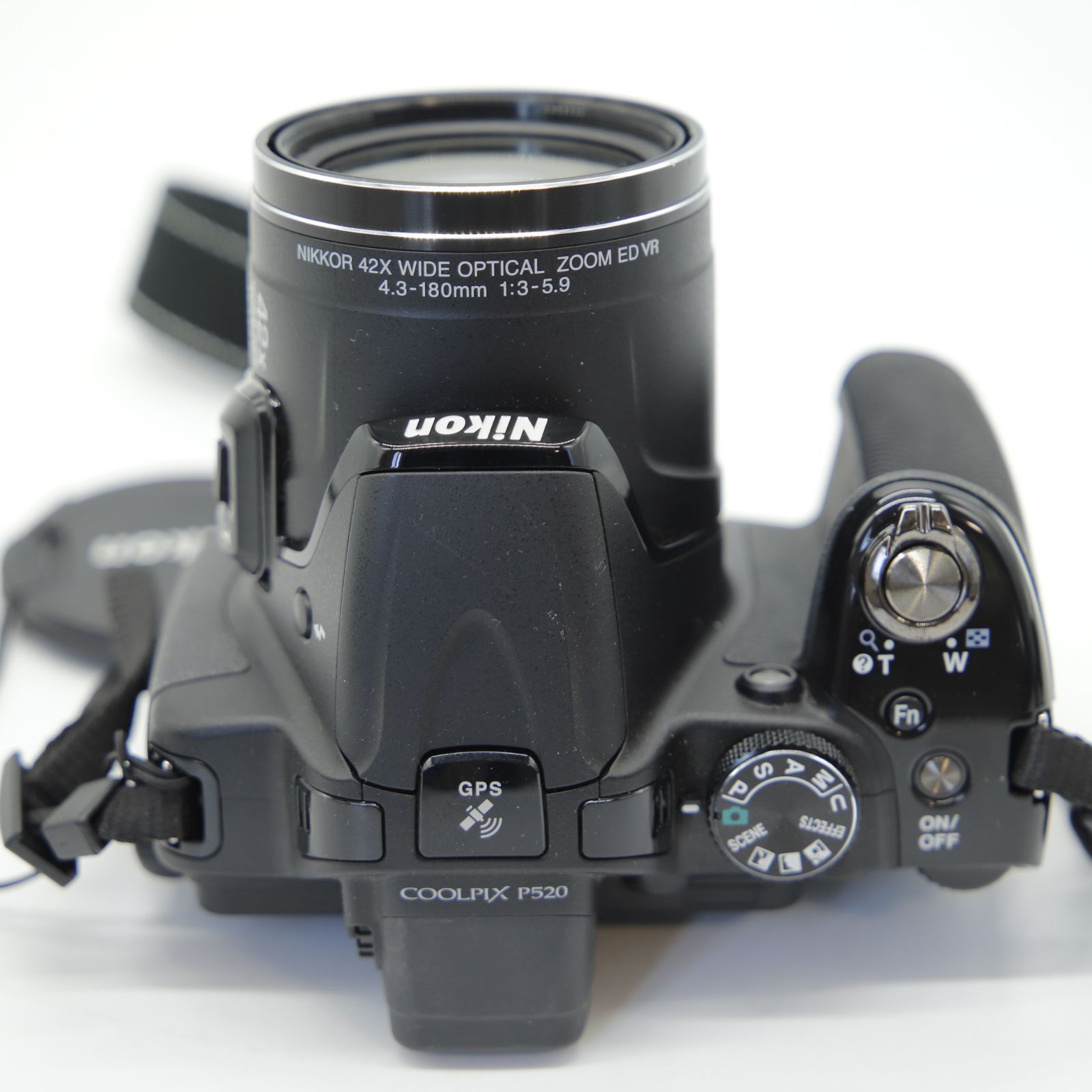 □良品□ Nikon デジタルカメラ COOLPIX P520 光学42倍ズーム □良品□ Nikon デジタルカメラ COOLPIX P520 光学42倍ズーム