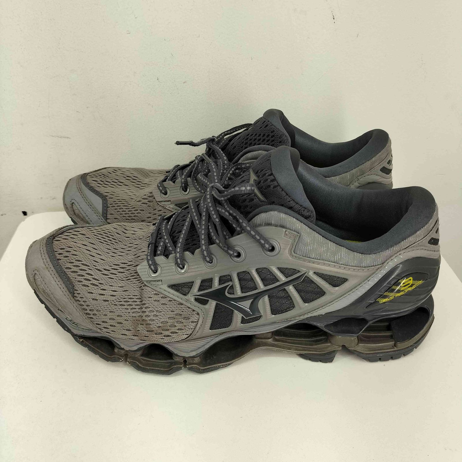 MIZUNO WAVE