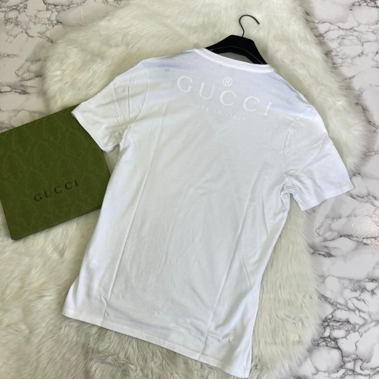 GUCCI バックロゴ　ＶネックロンT GUCCI バックロゴVネックロンT