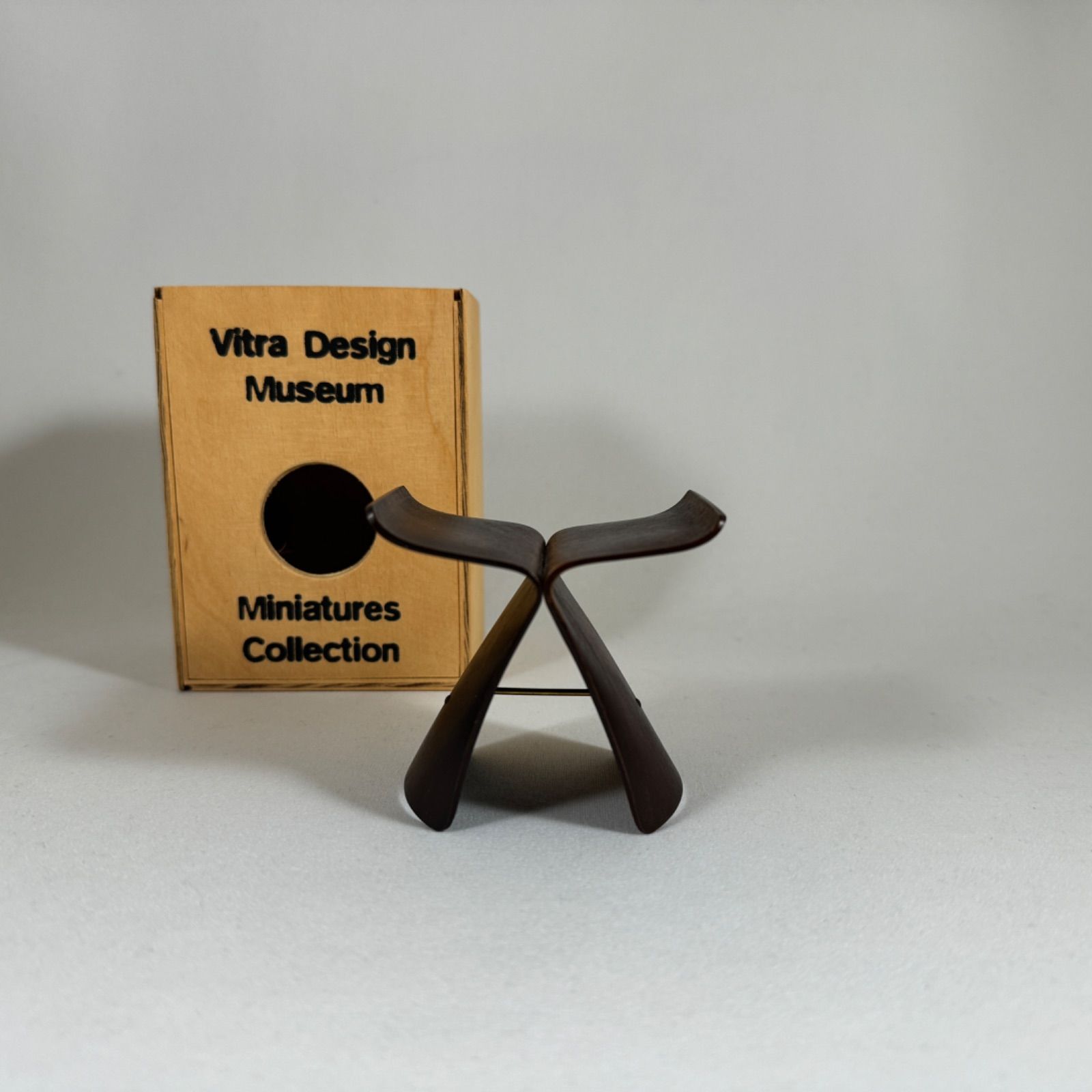 Vitra Design Museum ミニチュア　バタフライスツール　柳宗理 Vitra Design Museum ミニチュア バタフライスツール 美品 Vitra