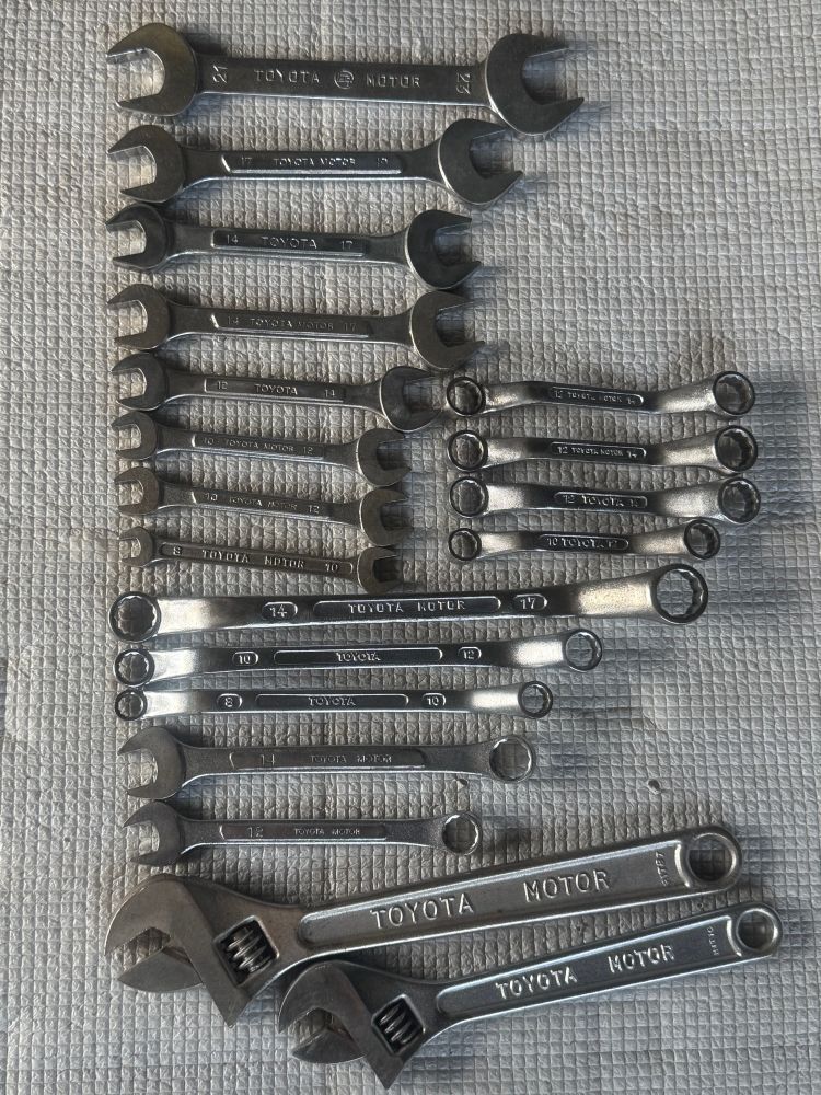 TOYOTA モンキーレンチ スパナ めがねレンチ 19点セット