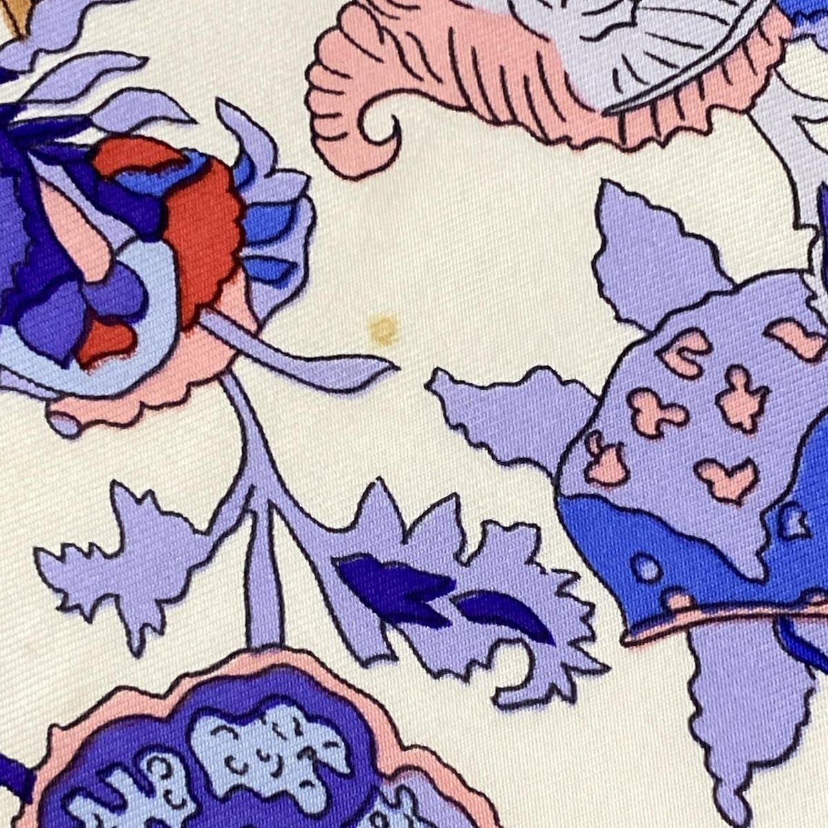 エルメス HERMES スカーフ アイボリー×ネイビー×マルチ ON A SUMMER DAY 063048S ツィリー 美品 HERMES(エルメス) スカーフ カレ90 ネイビー×アイボリー×マルチ