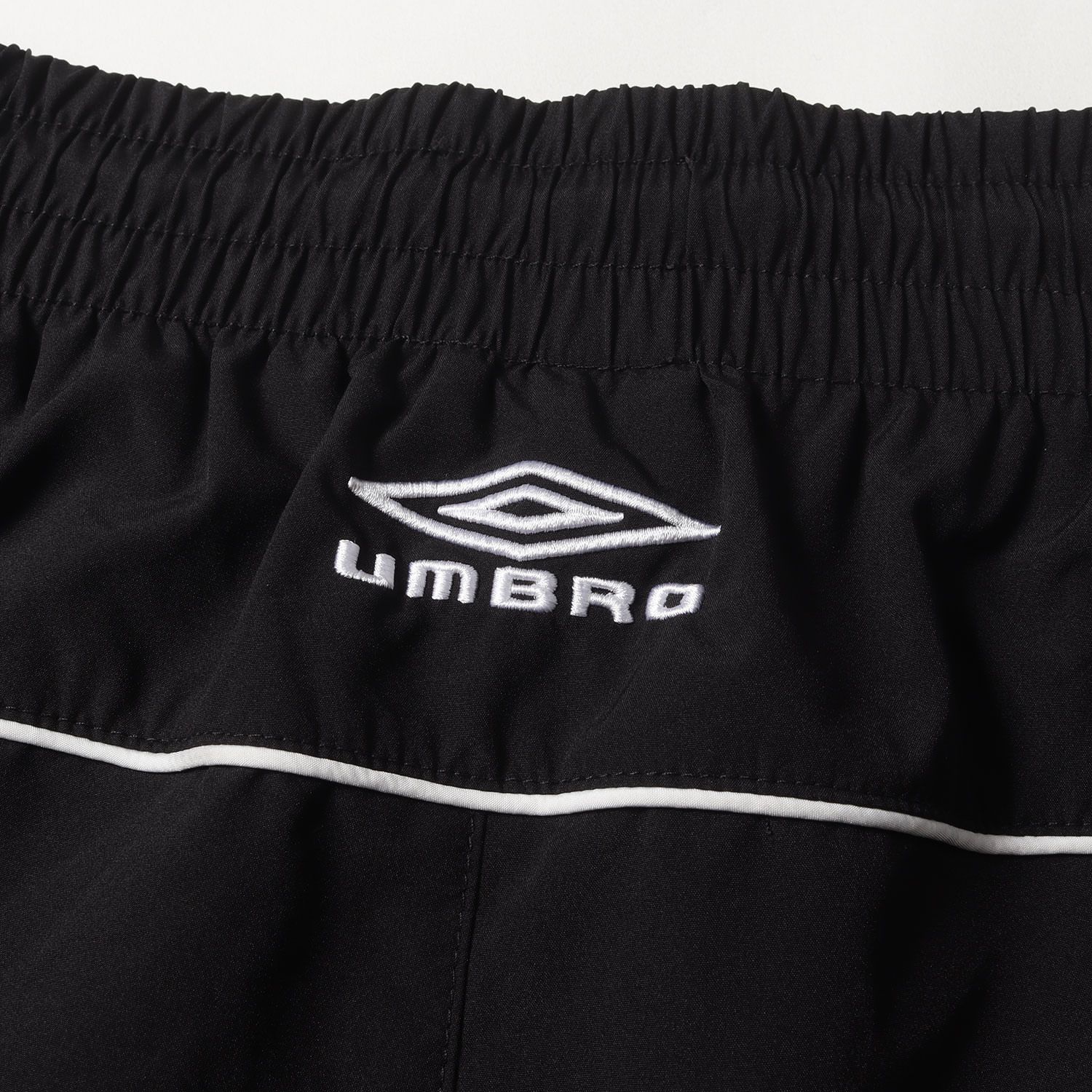 PALACE XL ブラックパンツ 美品】PALACE パレス パンツ サイズ:XL / 24SS UMBRO ワッペン