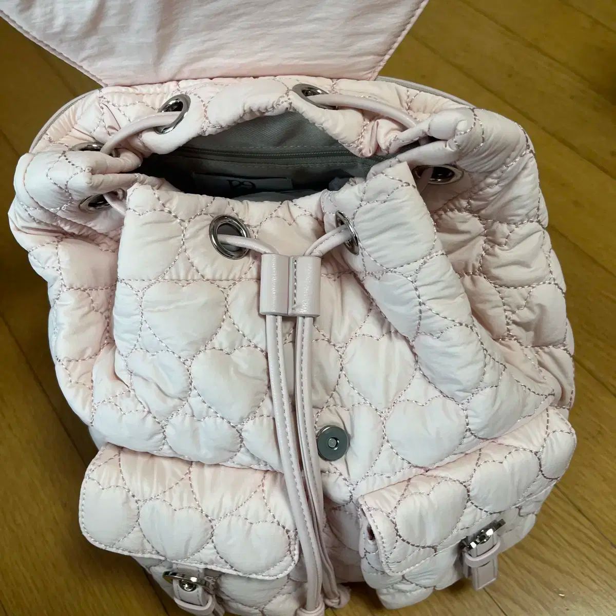 [韓国人気]★ILLIGO★Heart Quilting Backpack★バックパック★ 韓国人気]☆ILLIGO☆Heart Quilting Backpack☆バックパック