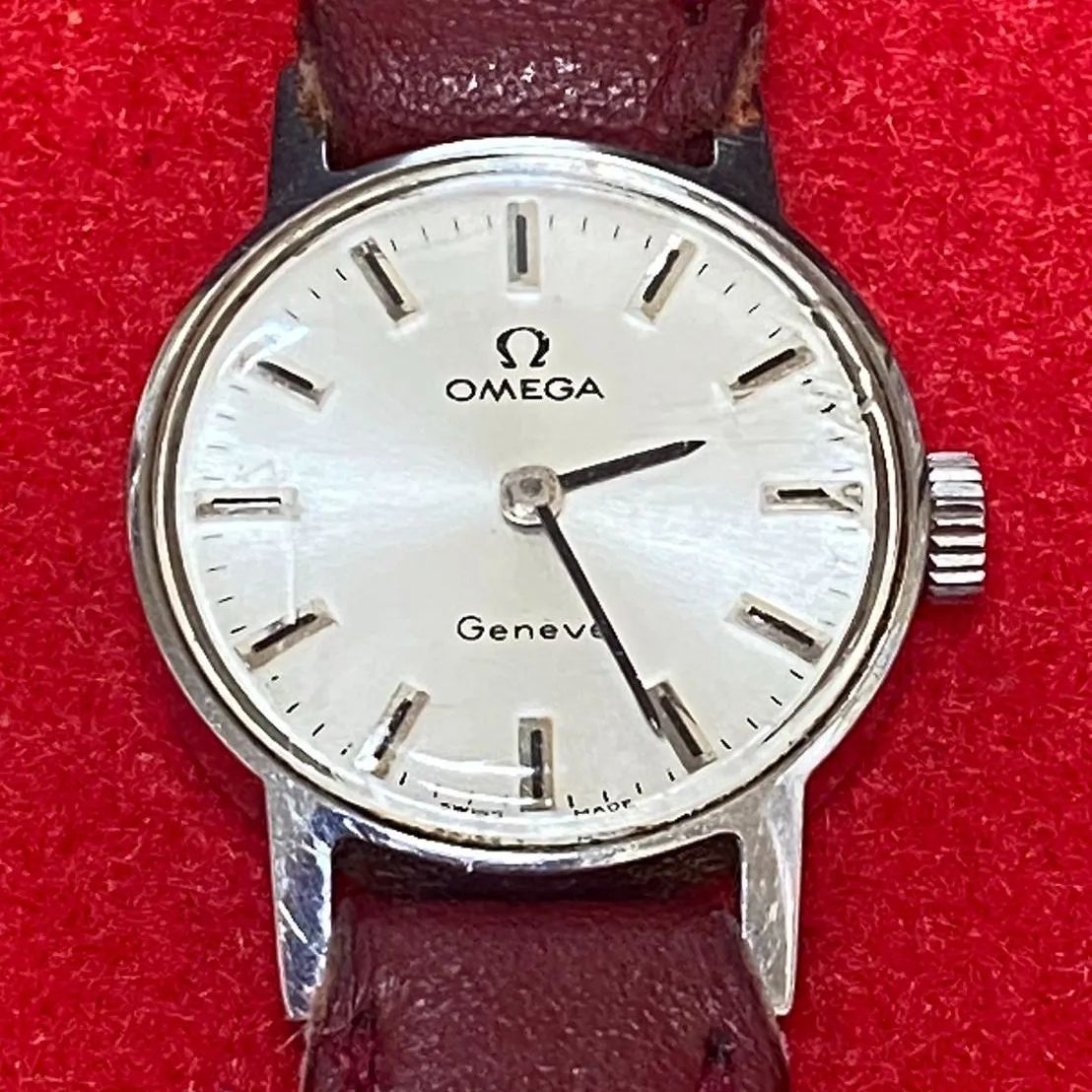 💫可動品💫 良品 OMEGA オメガ 手巻き ジュネーブ シルバー文字盤 ラウンド レディース腕時計 時計 とけい ブランド アンティーク  ヴィンテージ 昭和 レトロ Swiss 高級時計 昭和 レトロ silver シルバー 銀色 手巻式 - メルカリ