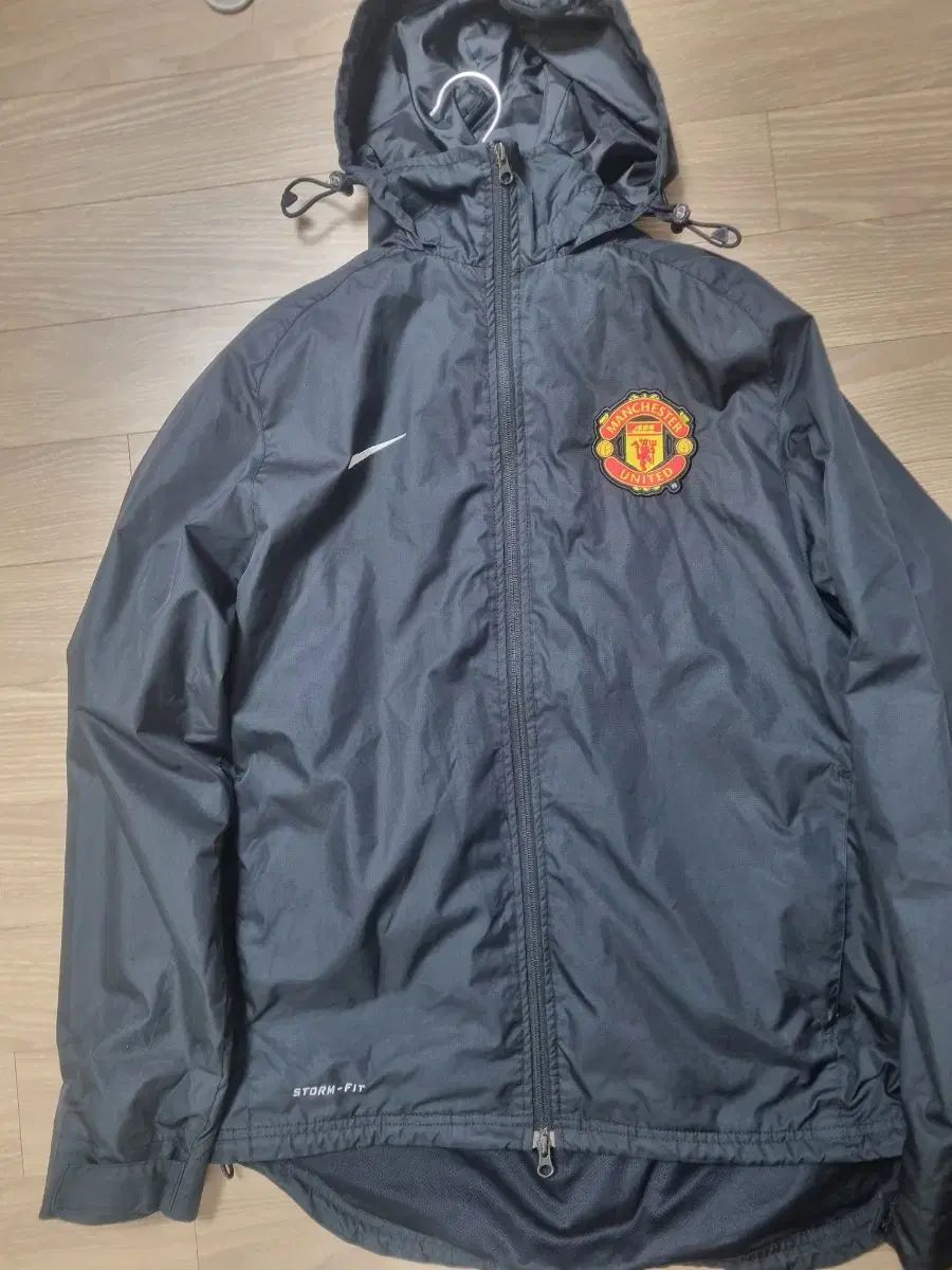 UMBRO マンチェスター・ユナイテッド ナイロンジャケット L