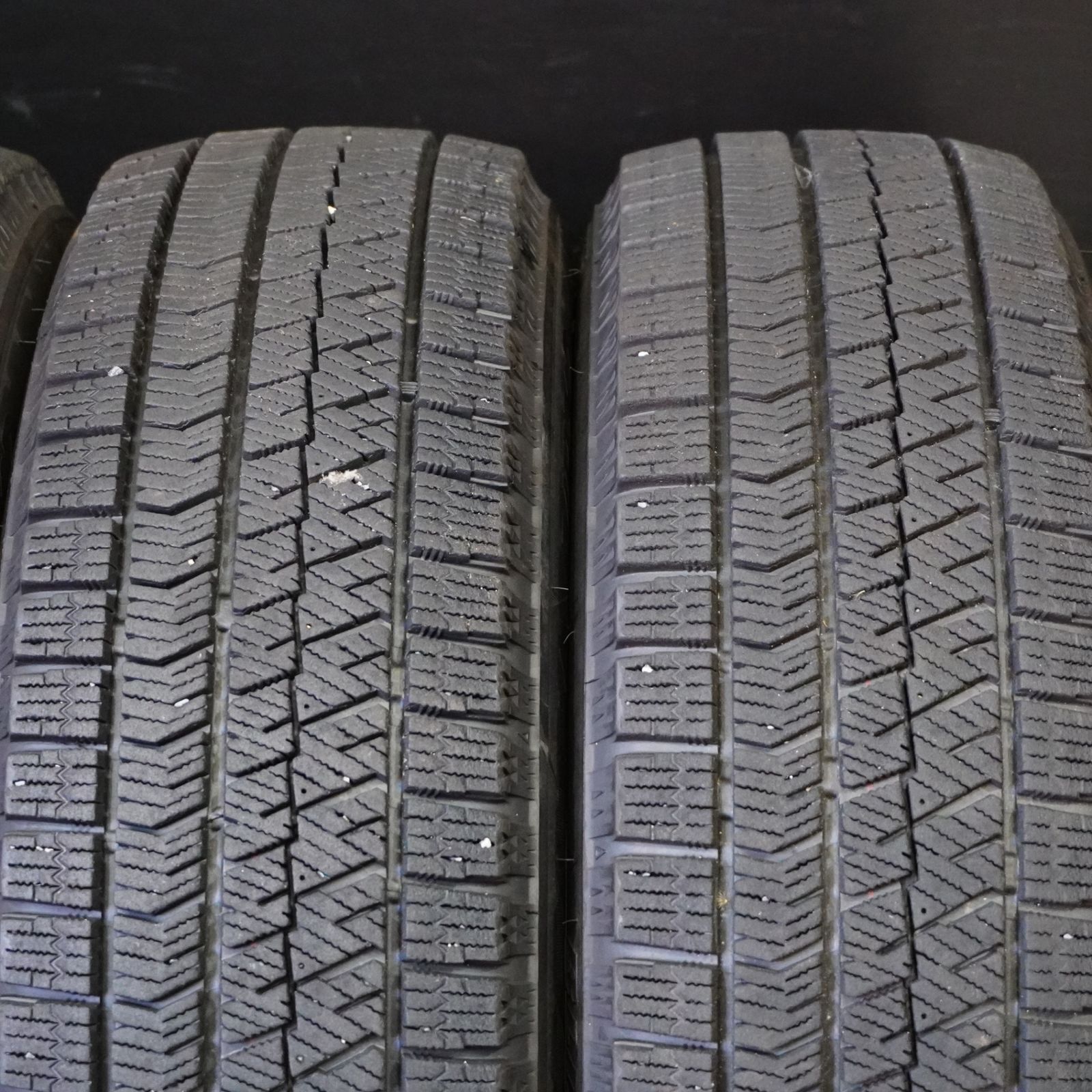 癒し 22年製 バリ山 ブリヂストン BLIZZAK VRX2 175|65R14 4本 スタッドレス ヴィッツ フィット キューブ デミオ ベリーサ等