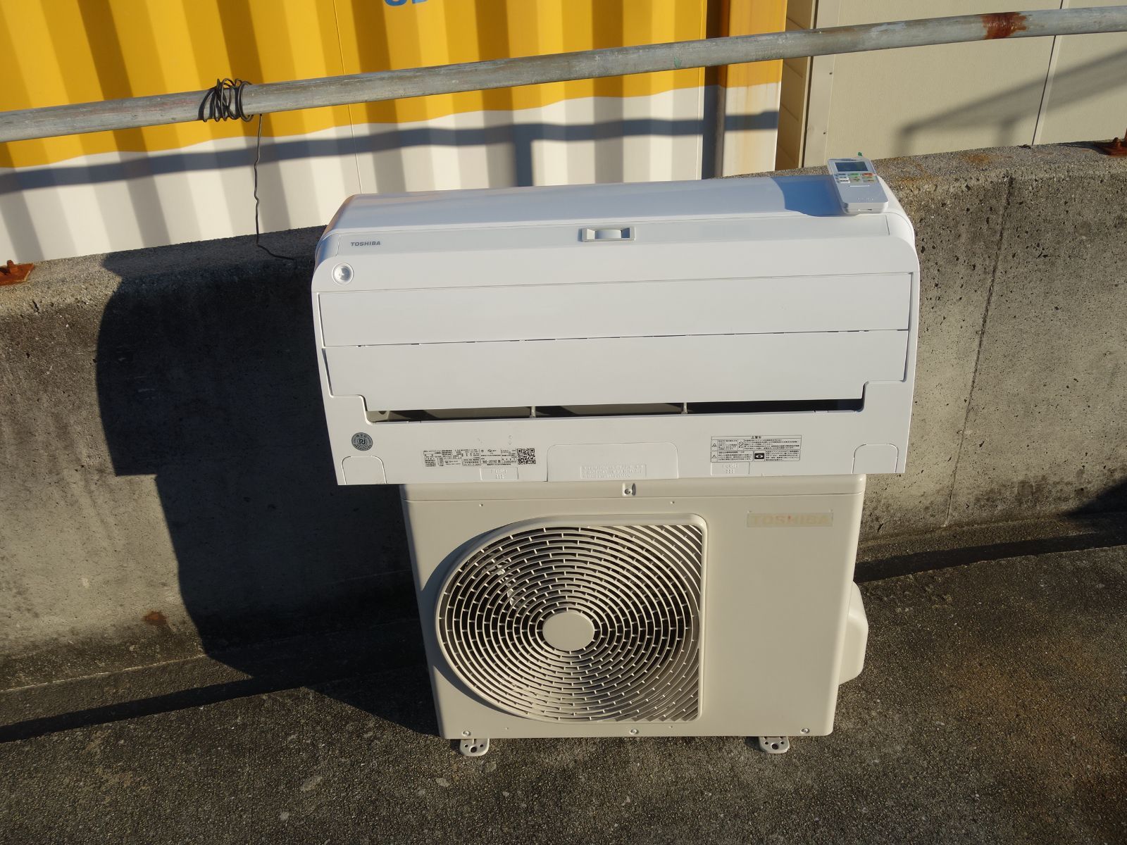 中古】M▽東芝 ルームエアコン 2022年 2.2kw ～8畳 大清快