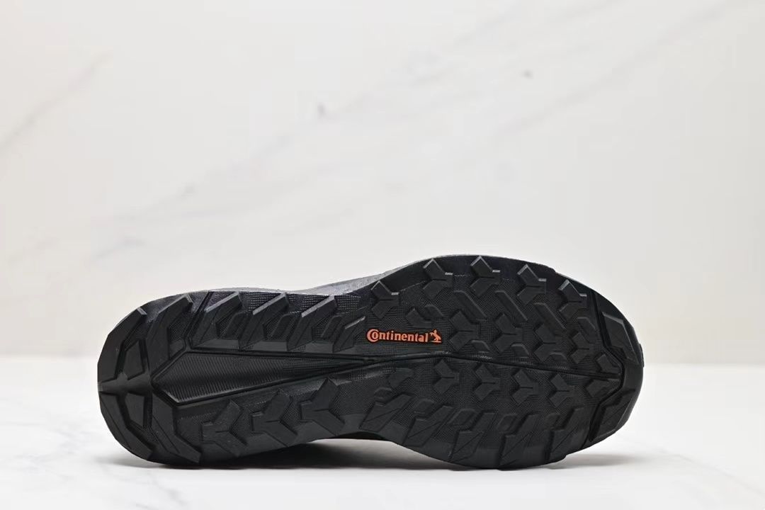 【Adidas】テレックス フリーハイカー 2.0 ロー GORE-TEX ハイキング / TERREX FREE HIKER 2.0 LOW GORE-TEX HIKING