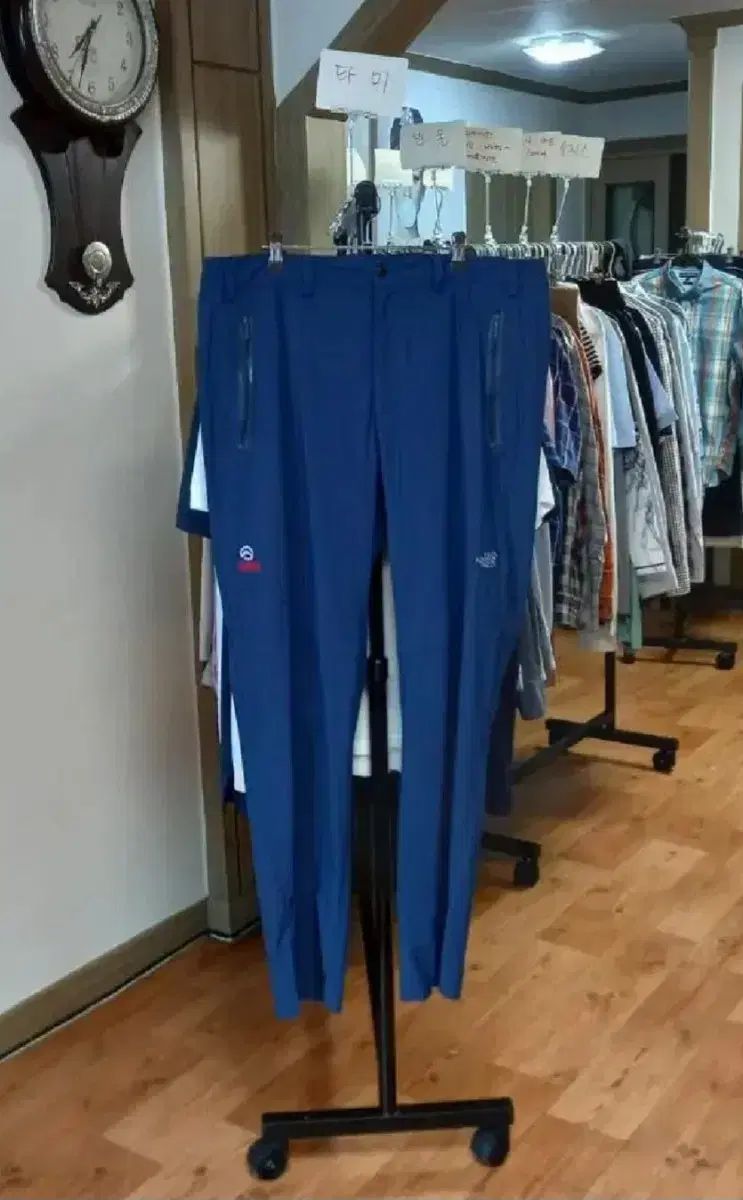 メンズ THE NORTH FACE(ザ・ノース・フェイス) パンツ （ 37 インチ (変更前と変更後)