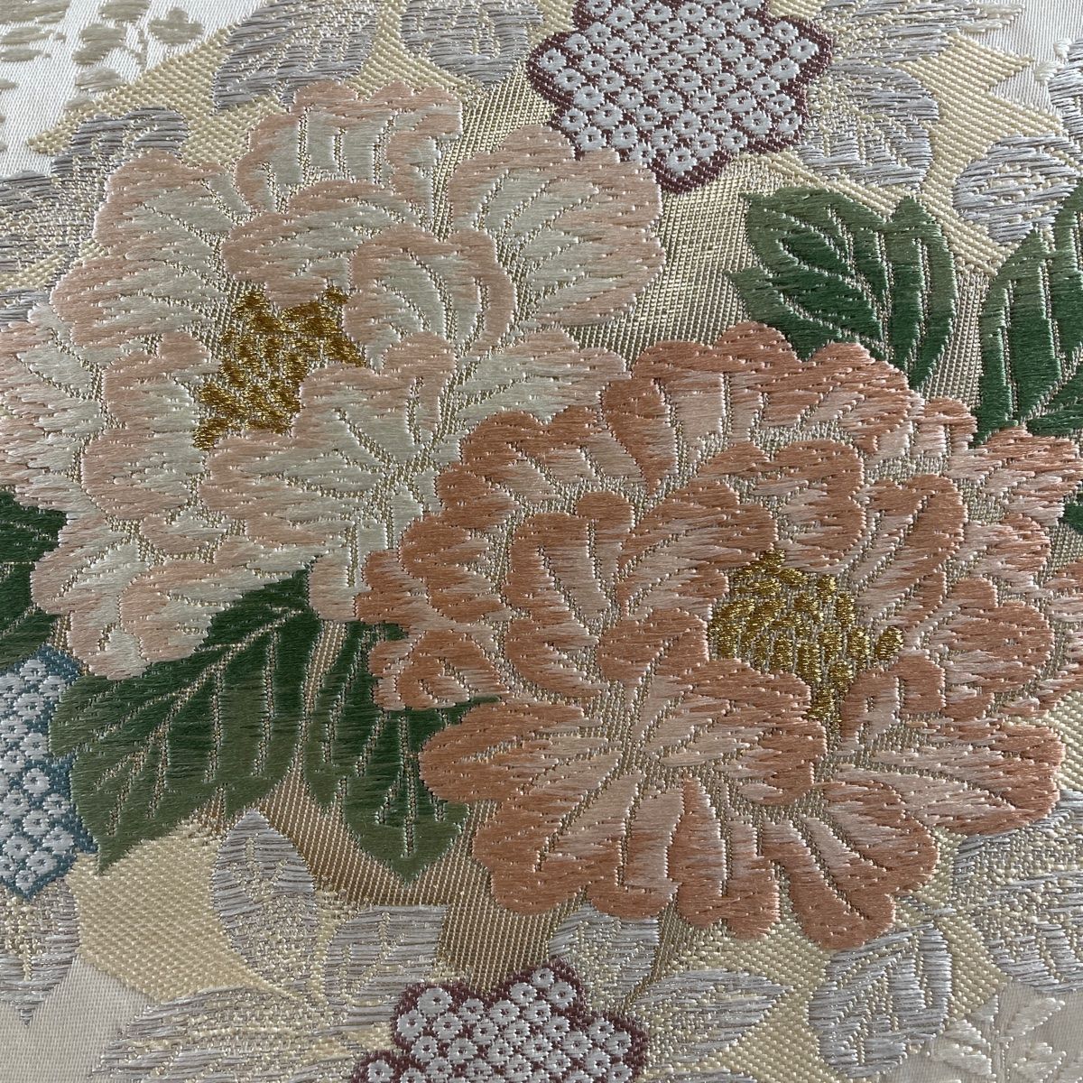 袋帯 秀品 牡丹 草花 金銀糸 刺繍 クリーム 六通 正絹 【中古