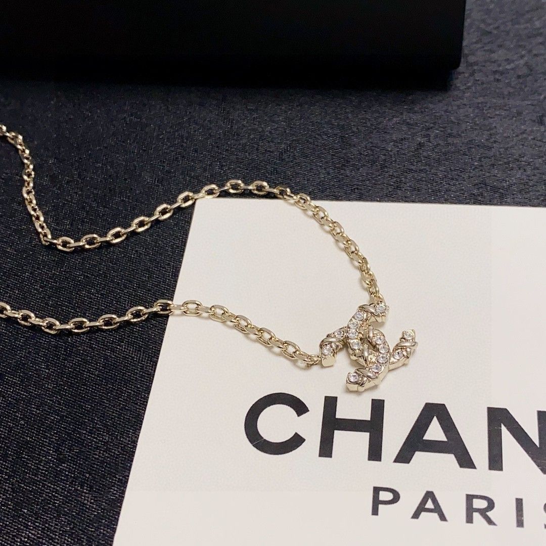今日 Chanel 最新ダブル C シャンパンゴールド ダイヤ ペンダントネックレス NEXPOTALLINN_EU