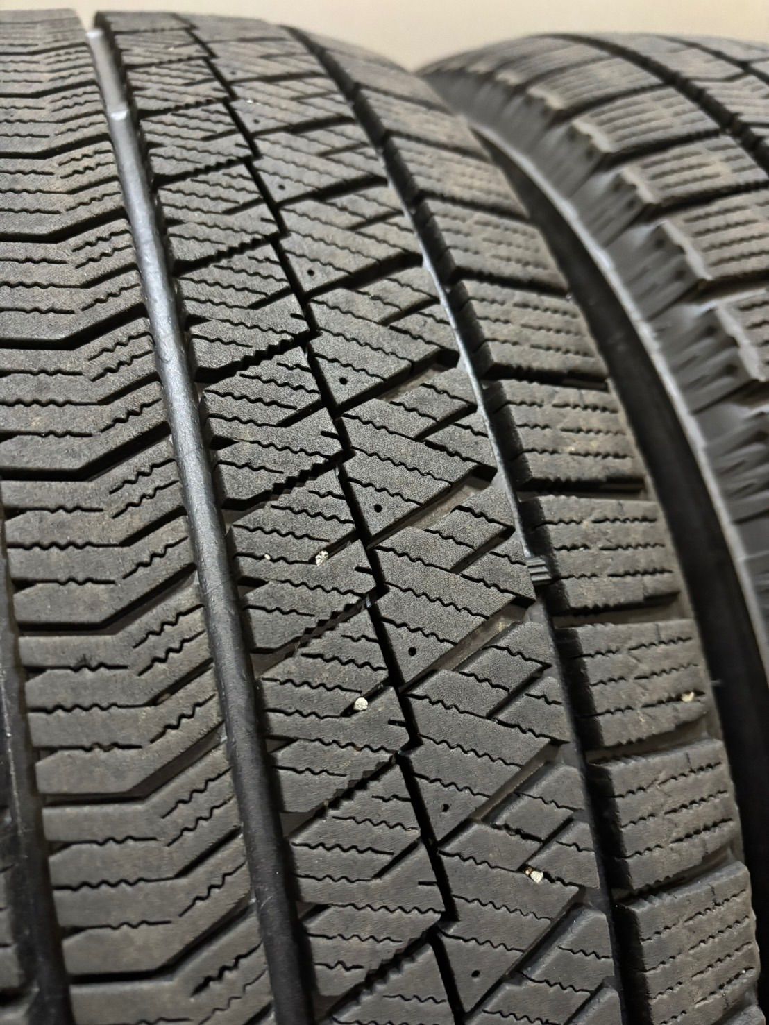 60R16 BRIDGESTONE
