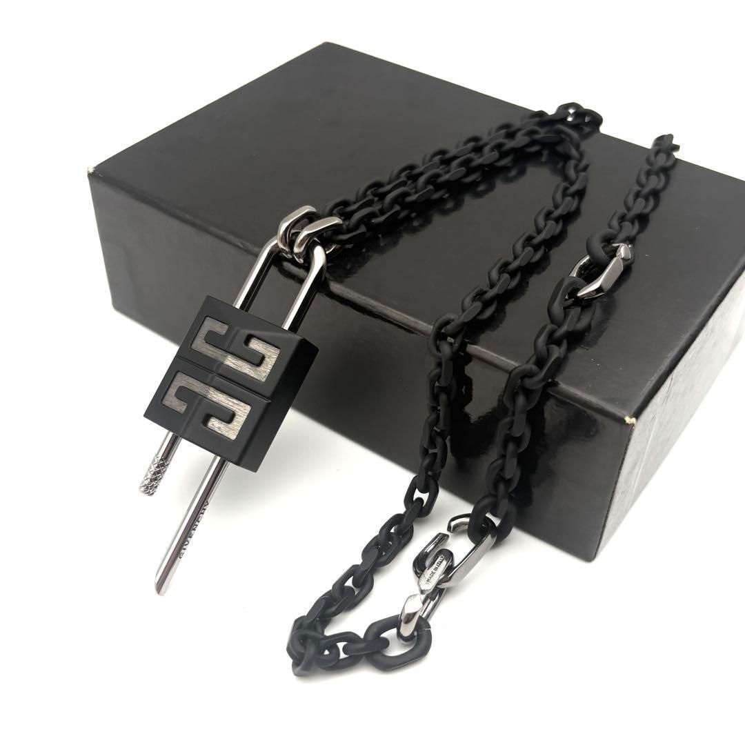 ✨未使用保管品✨GIVENCHY ネックレス パドロック ブラック
