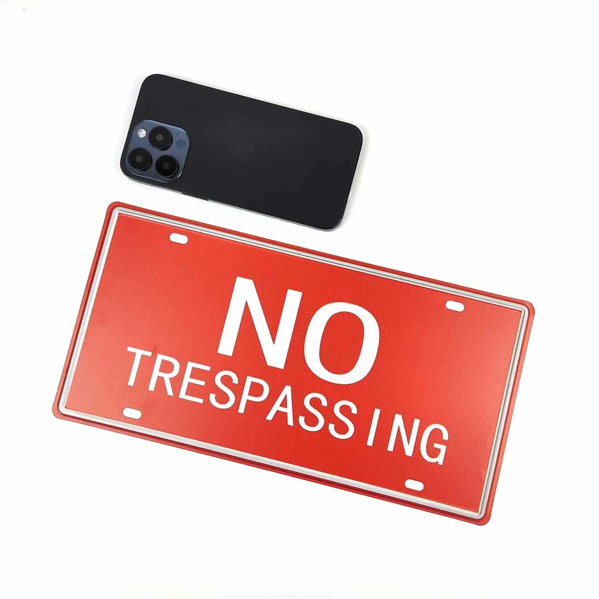 ブリキ看板 NO TRESPASSING 警告 進入禁止 カフェ 店 レッド 30.5cmX15.5cm 立入禁止 メタルプレート レトロ  ガーデニング アンティーク アメリカン 屋外 飾り方 おしゃれ 庭 カフェ レトロ 車 看板 フェンス ブリキ 店舗 - メルカリ