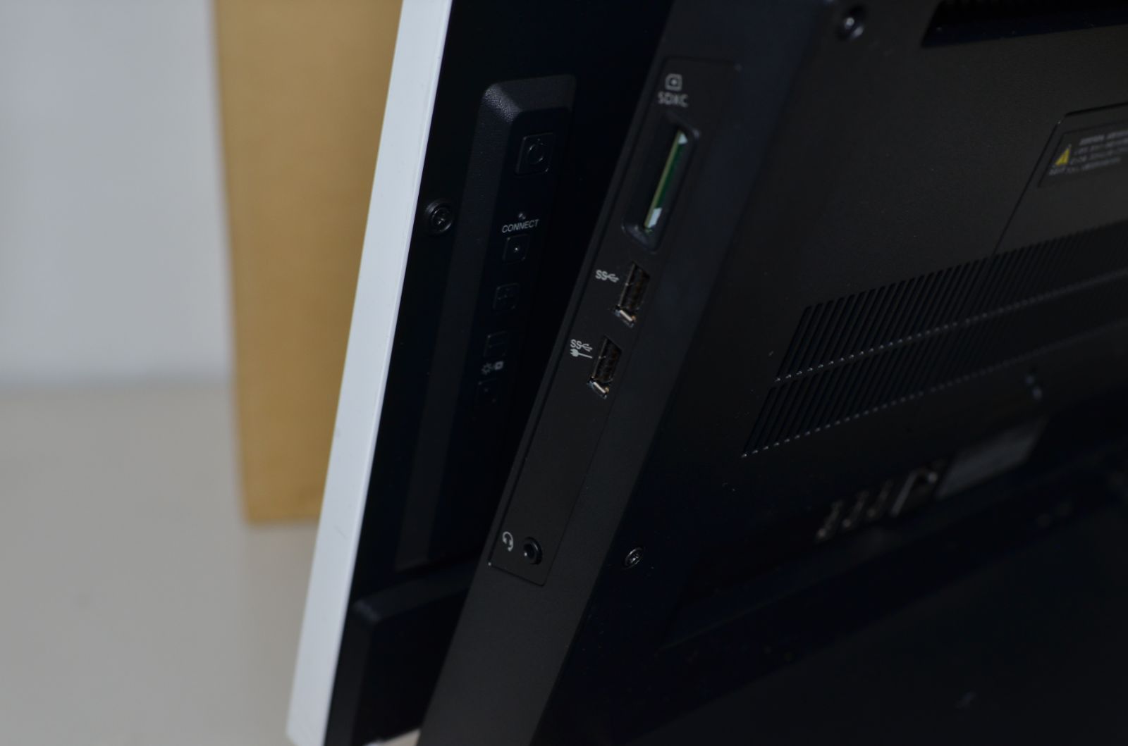 中古美品 一体型パソコン NEC PC-GD18CTCAF Windows11+office Celeron 