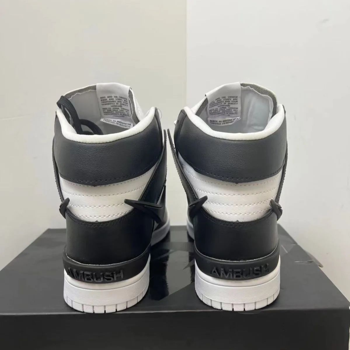 新品未使用ナイキ AMBUSH x Nike Dunk Black  スニーカー