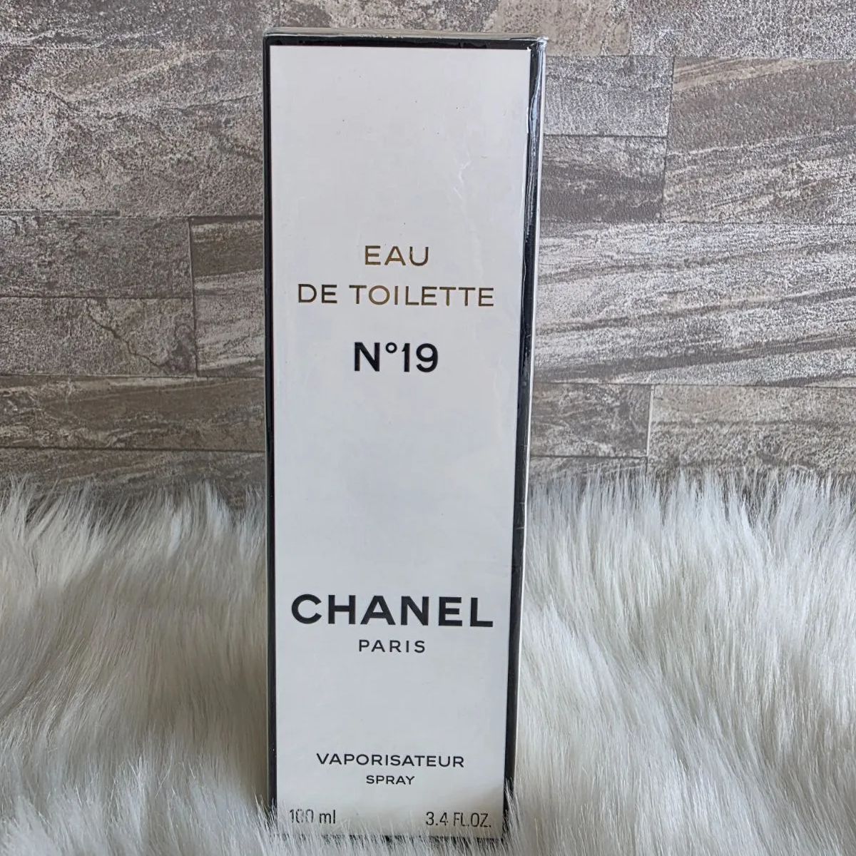 ☆ 未開封品 CHANEL シャネル N°19 EAU DE TOILETTE