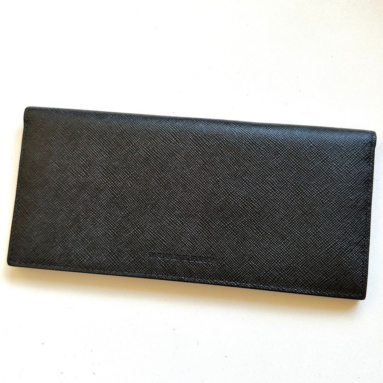 美品✨️　BURBERRY　バーバリー　内側にノバチェック　レザー　長財布　黒 週末セール！美品BURBERRY バーバリー 長財布 レザー 黒 ノバ