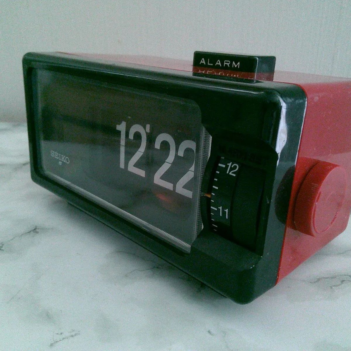 SEIKO パタパタ時計 昭和レトロ RED&BLACK DP690T 50/60Hz - メルカリ