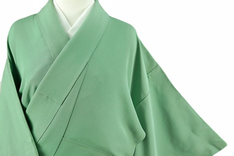 【中古】色留袖 正絹 本加工友禅 金彩加工 最高級ちりめん 緑 黄緑 花 桔梗 牡丹 唐花 唐草 華文 鴛鴦 扇 霞 宝尽くし 綸子 作  No.3-0408