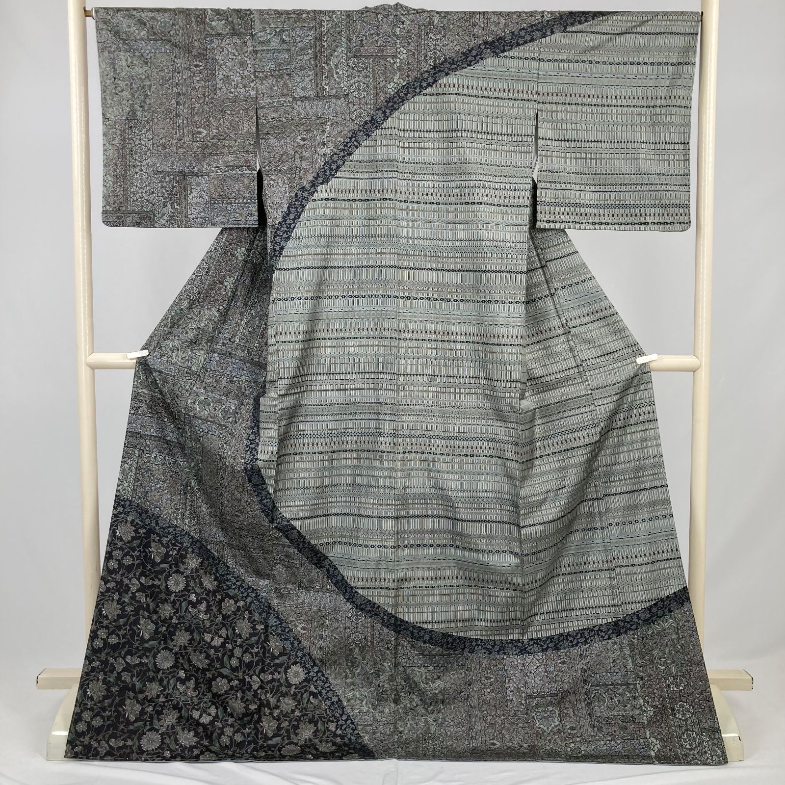 おぼろ染 襲ね絞り 滝泰謹製 訪問着 相良刺繍 銀通し 正絹 躾糸付き