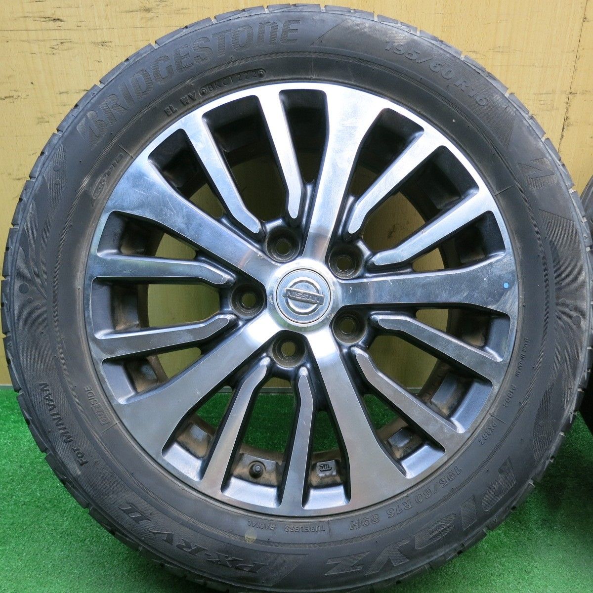 バリ溝！22年！9分☆日産 C26 セレナ ハイウェイスター 純正 195/60R16 