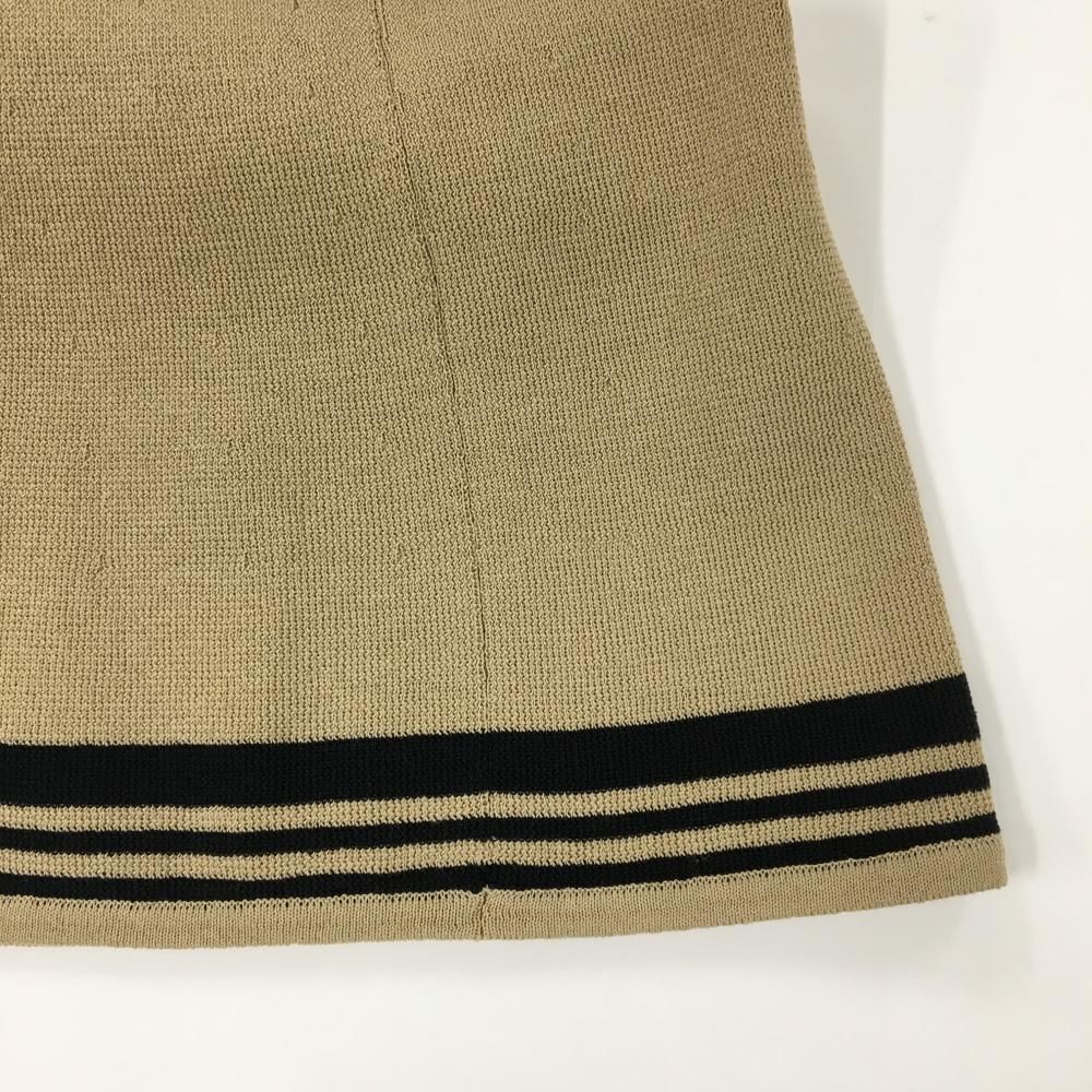 ベージュ×黒 肩ボタン