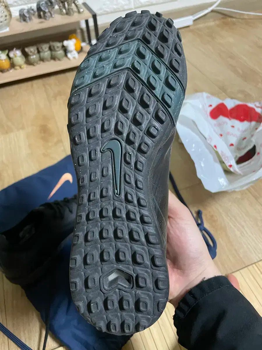 NIKE