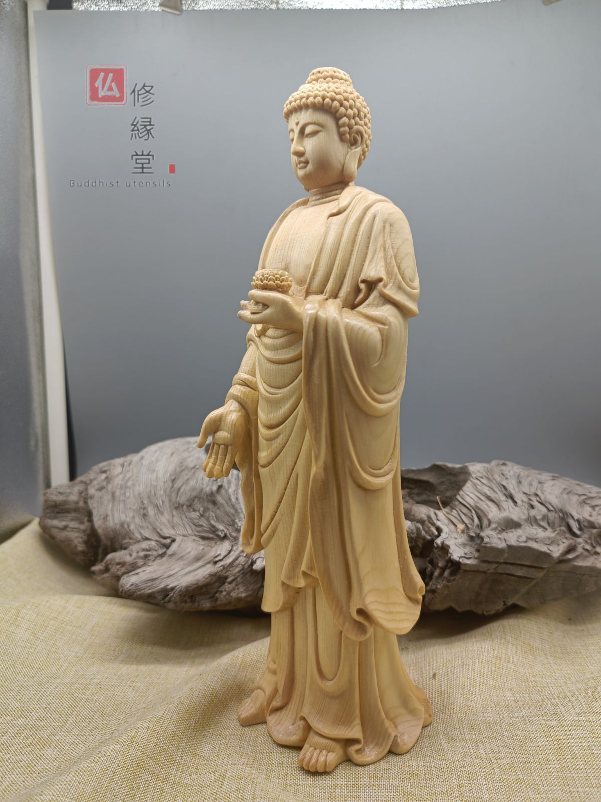 木彫り 仏像 釈迦如来座像 釈迦牟尼仏 彫刻 一刀彫 天然木檜材 - 彫刻