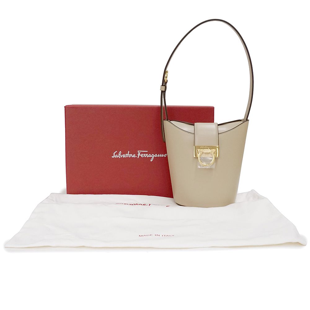 サルヴァトーレフェラガモ トリフォリオ ガンチーニ トート バケット