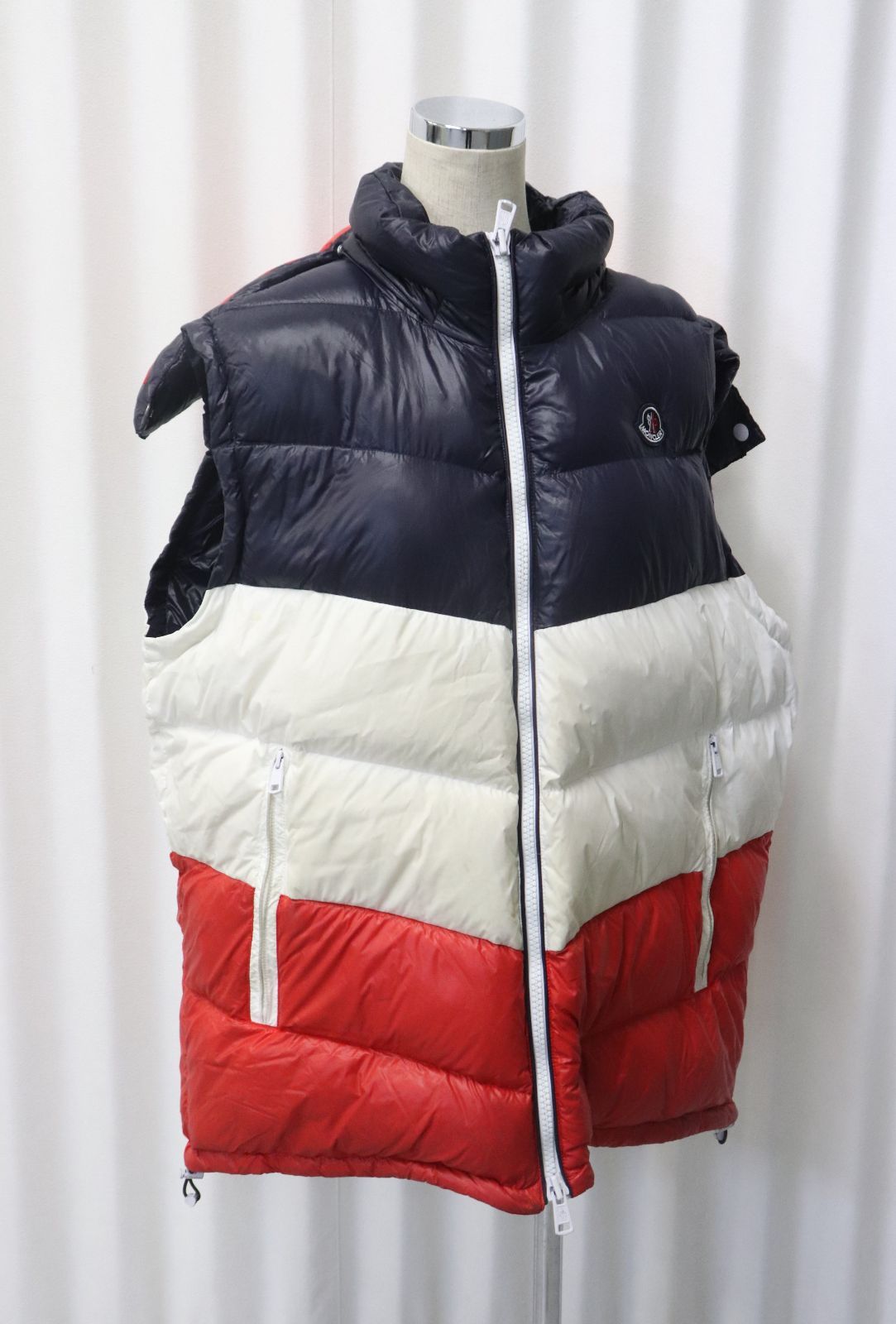MONCLER モンクレール DIST トリコロール ダウンベスト レッド 赤色 ホワイト 白色 ネイビー 紺色 ファッション 洋服 古着 メンズ レディース 男性 女性_HIB_B0620-I012