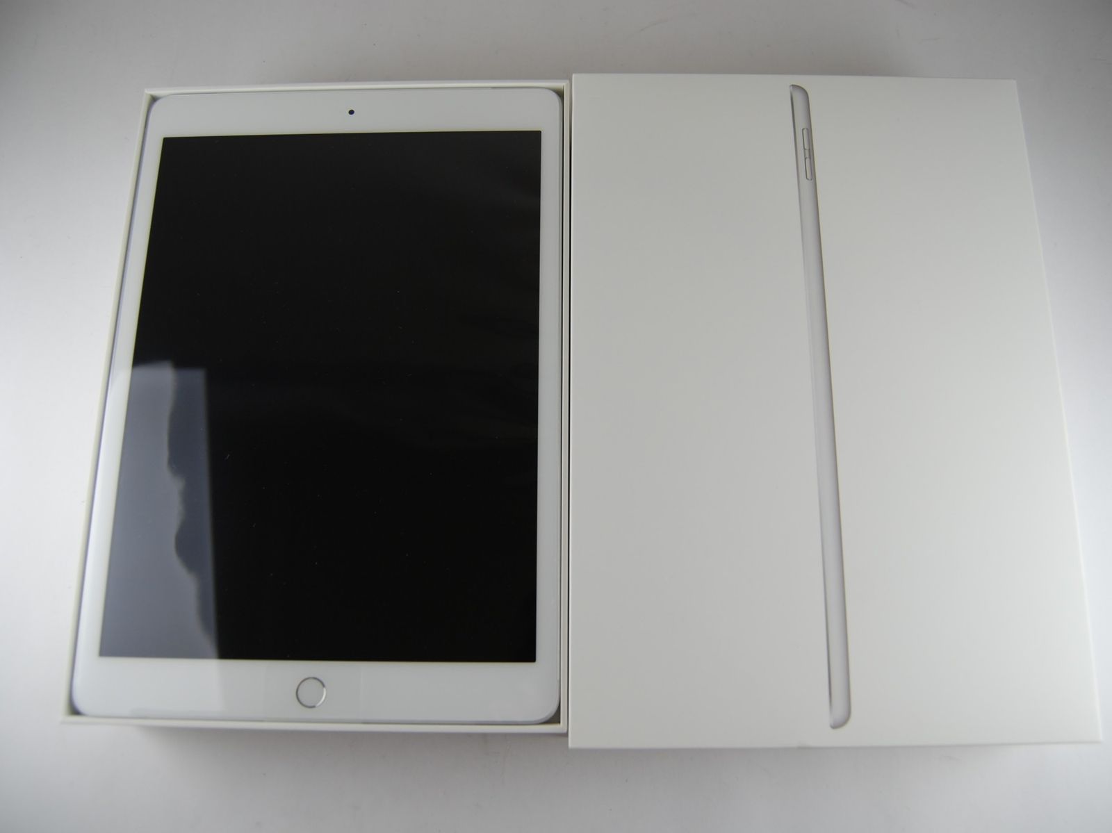 未使用】Apple iPad 第8世代 Wi-Fi 32GB シルバー A2270 - メルカリ
