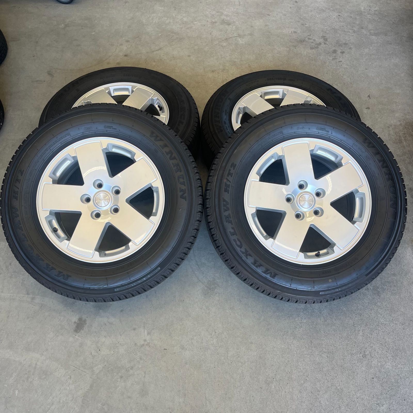 ジープラングラー 225 70 18 ラジアルタイヤ アルミホイール C-53