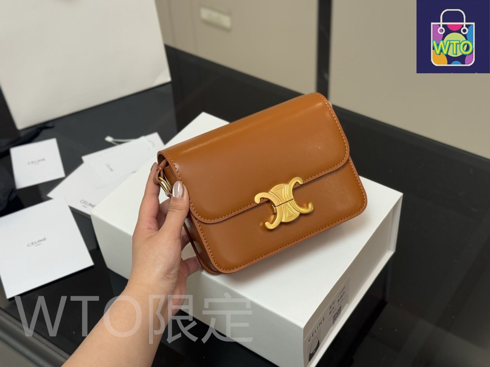 専用❗️未使用に近い♡CELINE✨セリーヌ トリオンフ　 ゴールド金具 レザー 極美✨セリーヌ 三つ折り財布 トリオンフ レザー ゴールド金具