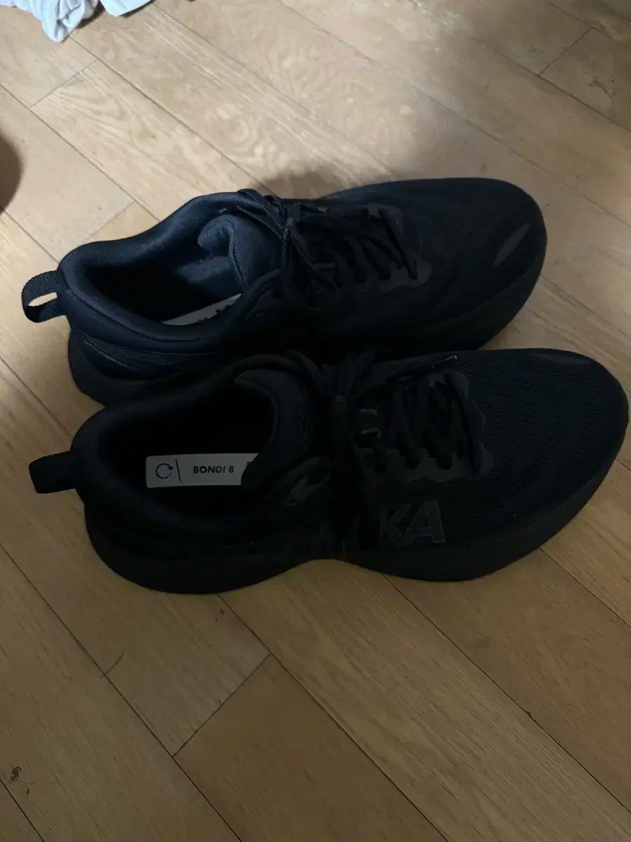 HOKA ONE ONE ホカオネオネ ボンダイ 8 270