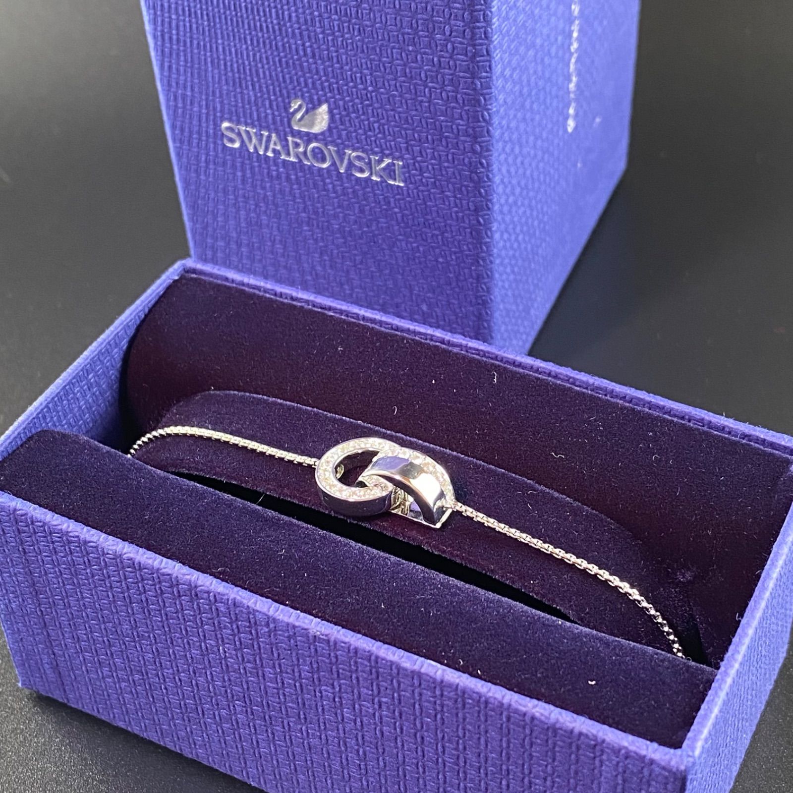 SWAROVSKI　スワロフスキー　シルバーブレスレット　箱入 SWAROVSKI スワロフスキー ブレスレット バングル レディース