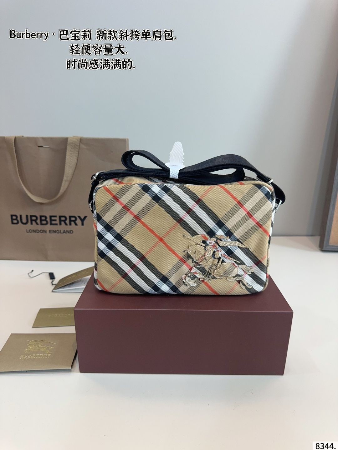 Burberry チェック柄カメラケース p 1080ギフトボックス🎁. バーバリーBURBERRYチェック柄カメラ