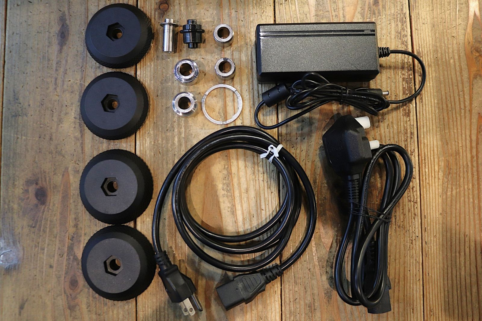 ワフー WAHOO キッカー KICKR V5 スマートトレーナー ローラー台 ZWIFT対応 KICKR 東京南麻布店 BRIGHTFACE_UK