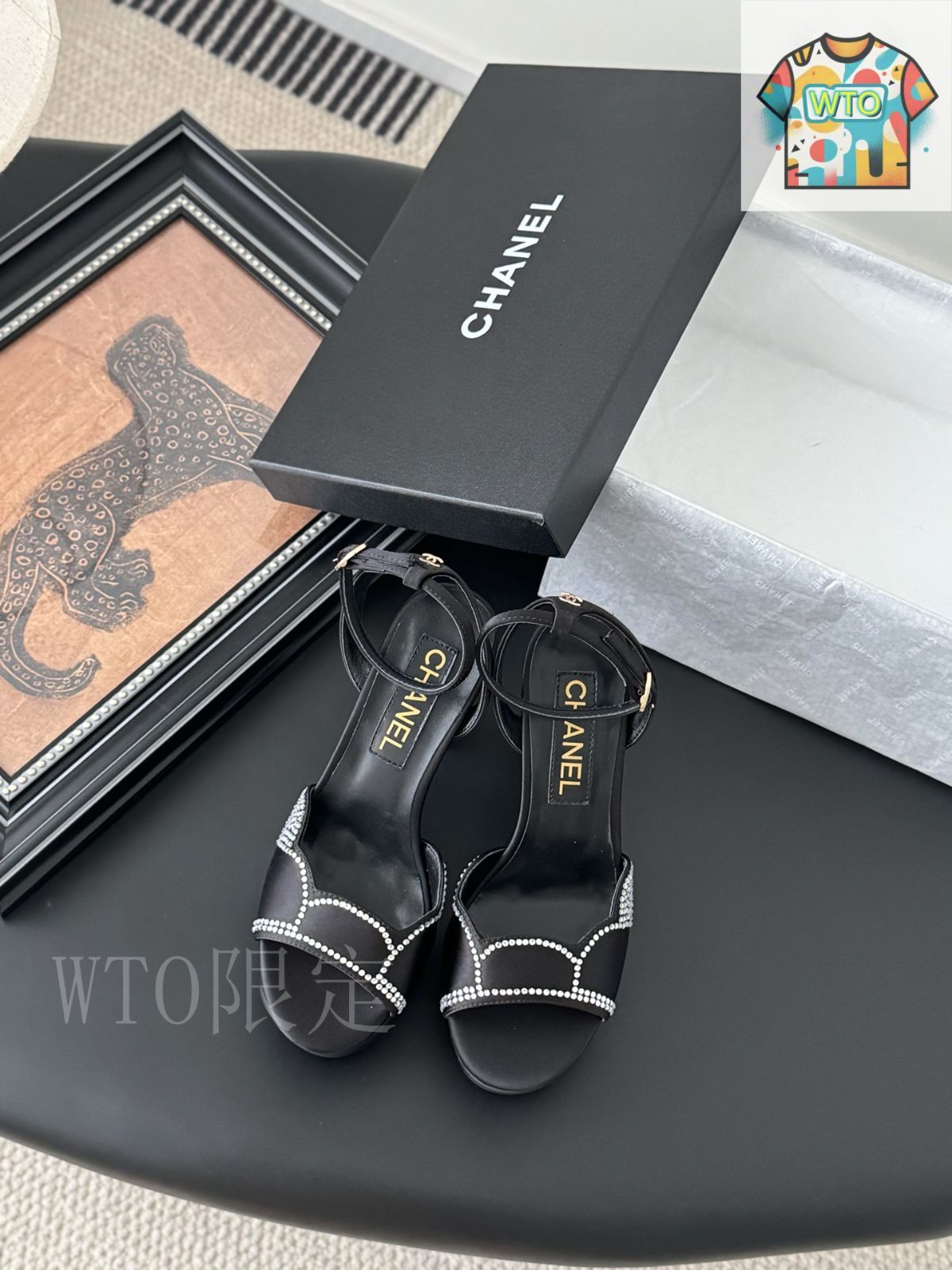 Chanel 25K 早春シリーズ プラットフォームスパンコールサンダル