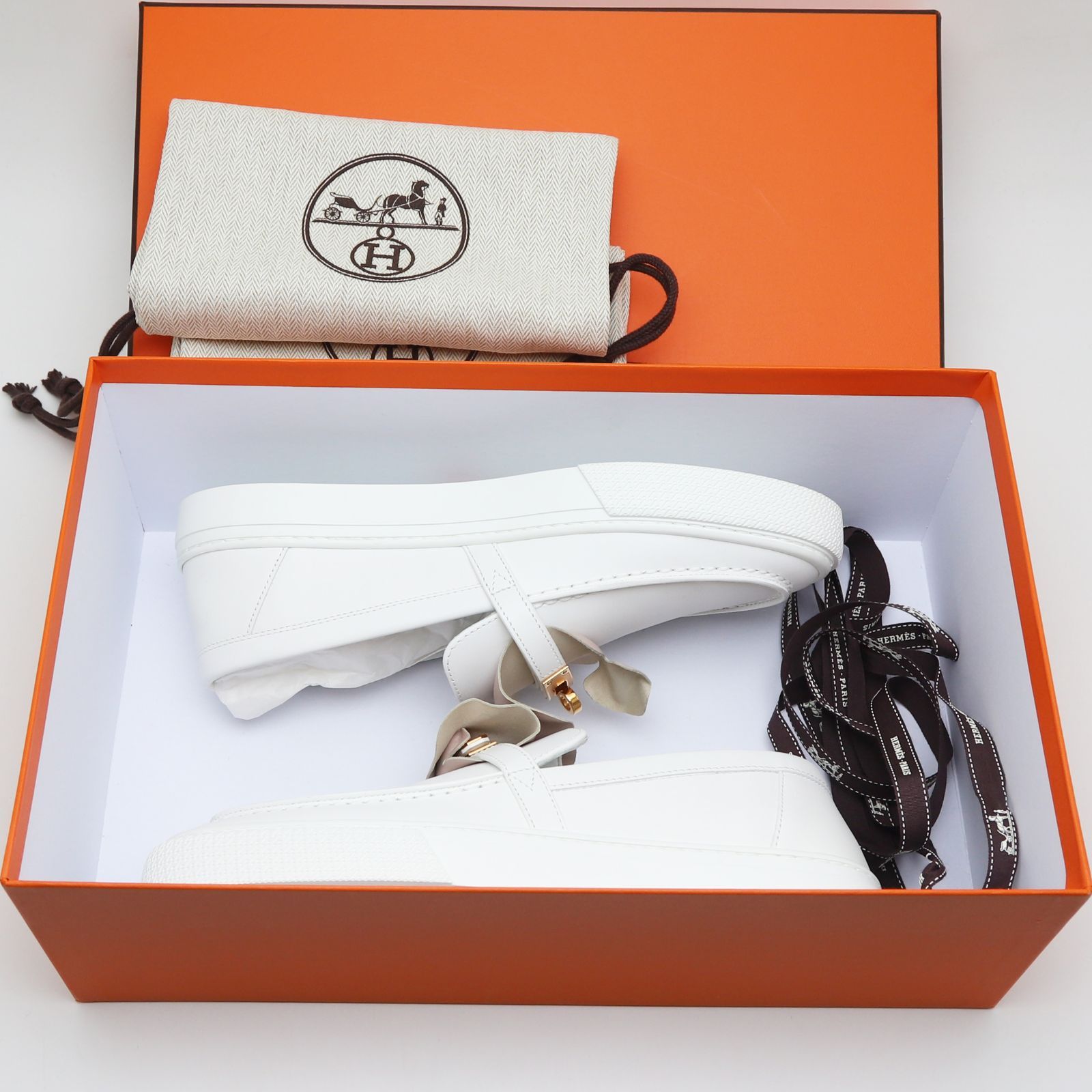 HERMES エルメス スニーカー ゲーム スリッポン カーフ ホワイト Game slip-on sneaker | Hermès USA