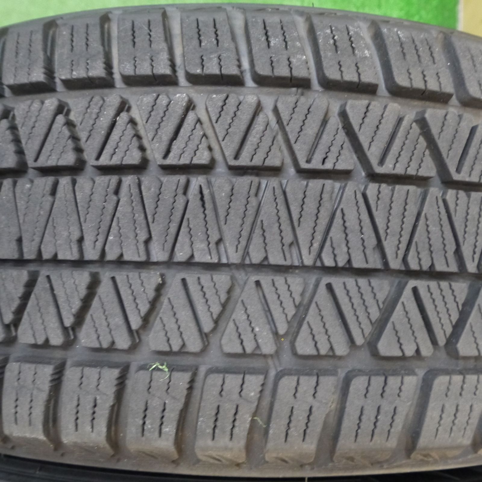 ブリジストンDUELER 225/55/18 バリ溝！