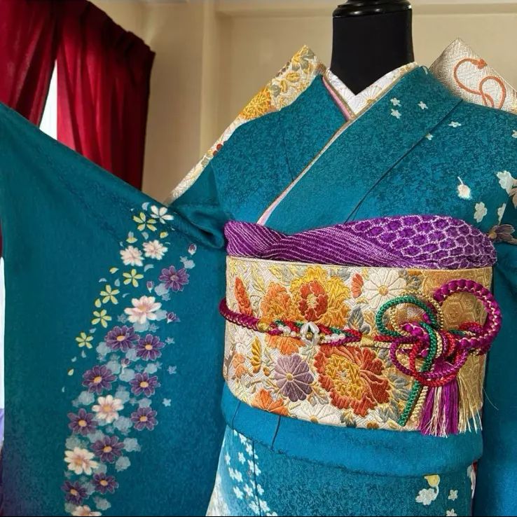 銀駒刺繍